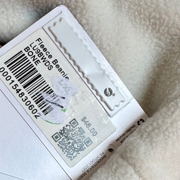 Lululemon fleece Beanie - Picture 5 of 6